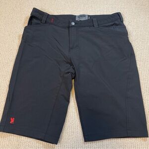 Chrome Industries Shorts Men's 36 Black Utility Bike Outdoors Zip Button